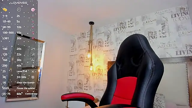 ALAHIACRUZ1 online show from February 26, 7:35 pm