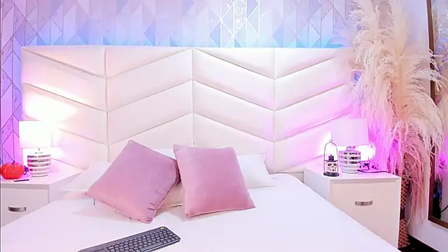 Charlotte hall  online show from October 7, 3:22 am