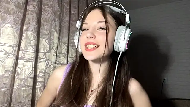 Tyrira glow online show from October 9, 1:37 pm