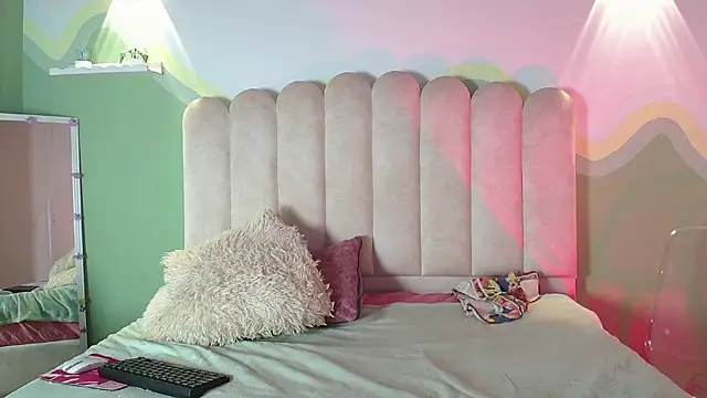 Snapshot of Aria__Smith chatting on October 3, 8:36 pm Aria  Smith online show from October 3, 8:36 pm