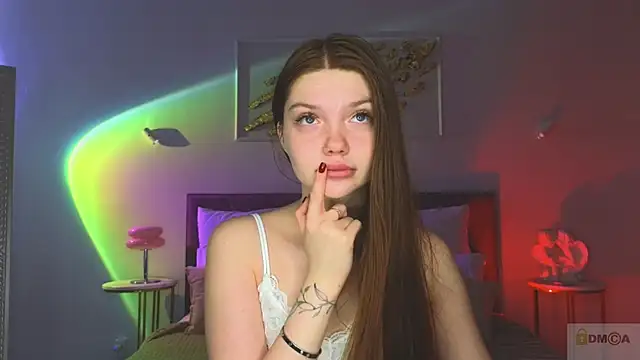 Nicole Broown  online show from December 16, 9:20 pm