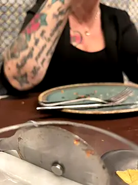 candymaxxx online show from November 22, 6:32 pm