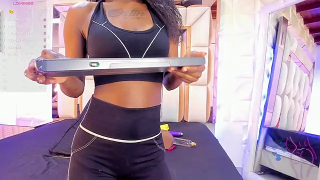 Sarah Adamss online show from November 7, 1:06 pm