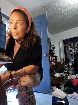 Queenbz1979 online show from September 26, 7:55 pm