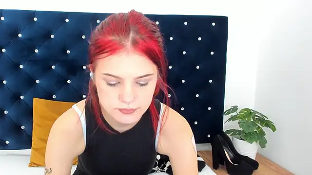 Snapshot of RoxyHorny chatting on October 8, 12:53 pm RoxyHorny online show from October 8, 12:53 pm