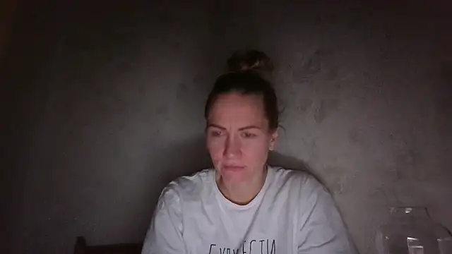 Thavione online show from February 8, 9:40 pm