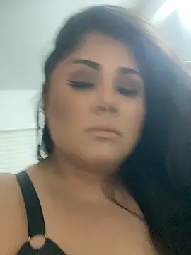 Snapshot of pmonie chatting on October 4, 5:24 am pmonie online show from October 4, 5:24 am