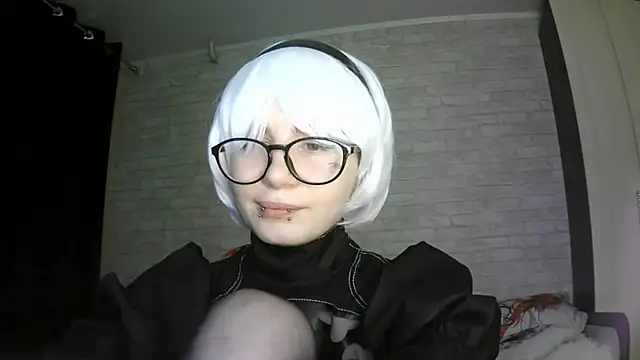 Snapshot of MernaGoggin chatting on October 25, 9:10 pm MernaGoggin online show from October 25, 9:10 pm
