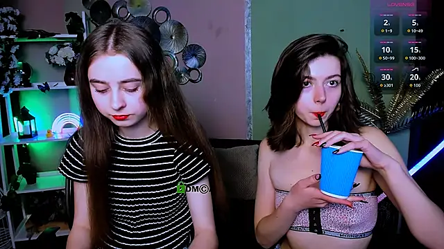 rebecca smile online show from December 16, 4:02 pm