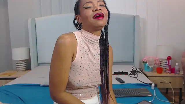 ChantalGarner online show from November 19, 2:39 pm