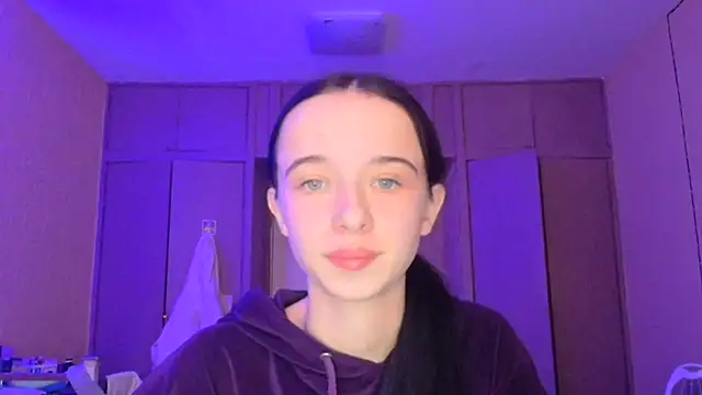 Emilia Light online show from November 14, 6:46 am