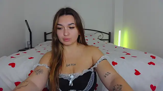 Snapshot of YourEmily_xx chatting on October 25, 8:55 am YourEmily xx online show from October 25, 8:55 am