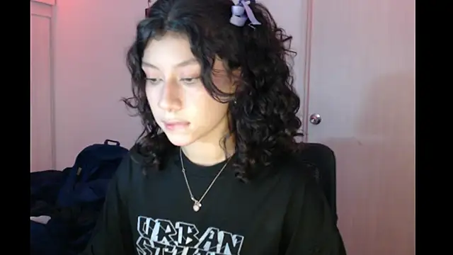 Ivonnybonn online show from November 18, 7:31 am