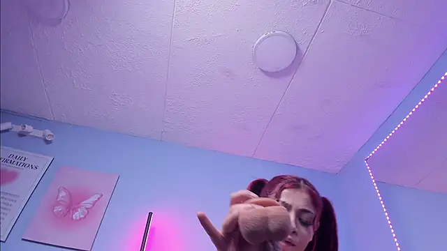 KathiaSaenz  online show from November 27, 5:21 am