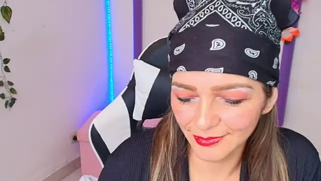 Carol Miss2 online show from February 8, 2:54 pm