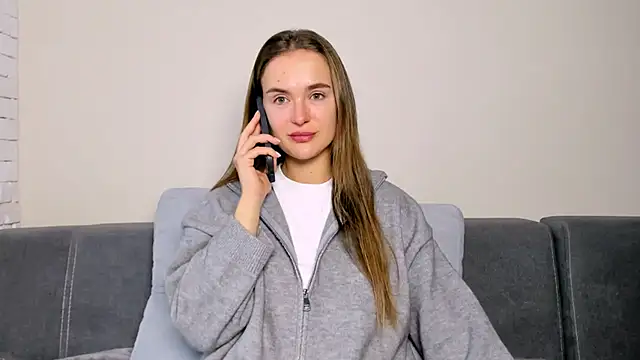 LilMary  online show from December 15, 7:13 am