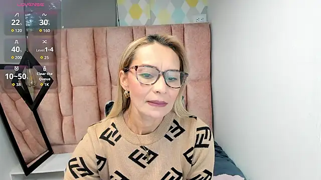 Issa Milf   online show from February 12, 5:03 pm