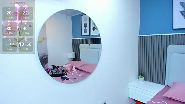 liz  cute online show from December 3, 11:45 am