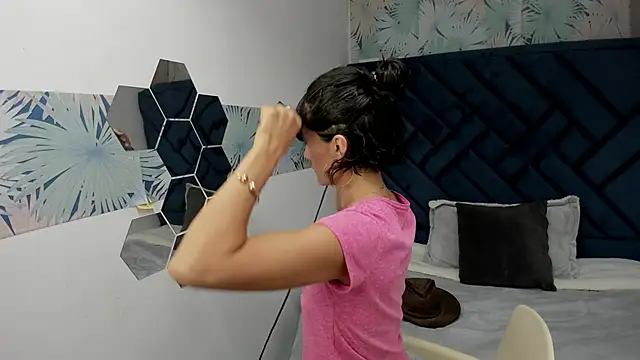 Valery More   online show from November 21, 12:40 pm