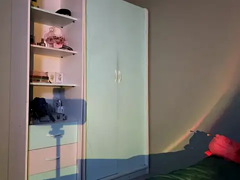 EmiIyKitty online show from October 14, 8:22 pm