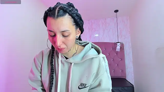 Iris  77 online show from November 28, 11:57 am