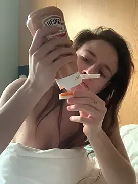 GoldenPussy1329 online show from February 17, 4:39 pm