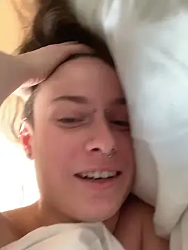 GoldenPussy1329 online show from February 22, 4:19 pm