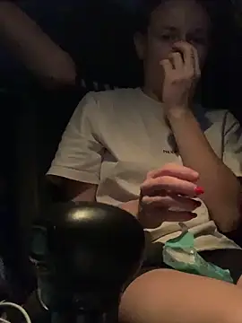 GoldenPussy1329 online show from November 13, 9:14 pm