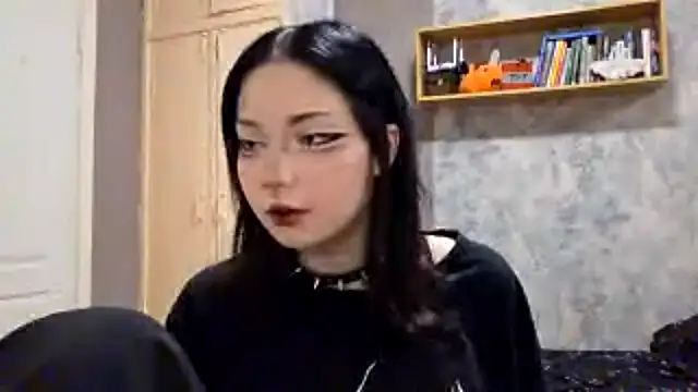 Beeping Creature online show from November 5, 4:01 pm