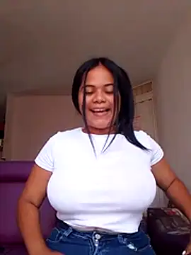 Snapshot of Antonela_19 chatting on October 25, 3:08 pm Antonela 19 online show from October 25, 3:08 pm