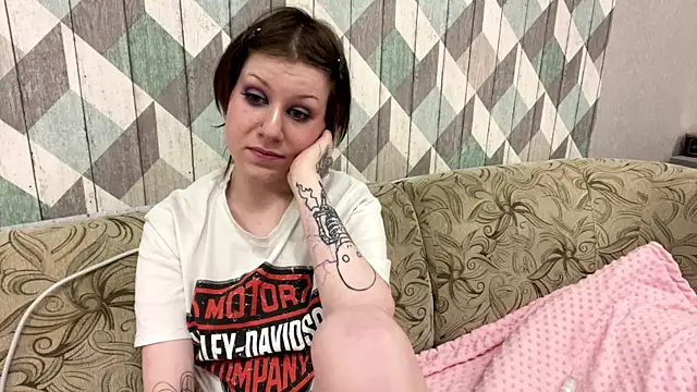 RebelKitsune online show from November 29, 6:12 pm