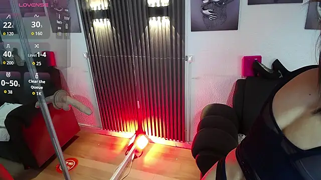 chloe  Jones  online show from February 2, 12:59 pm