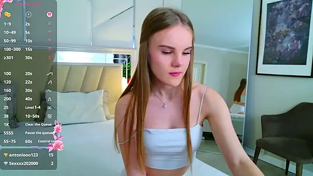 Lili Lohan online show from November 22, 5:26 pm