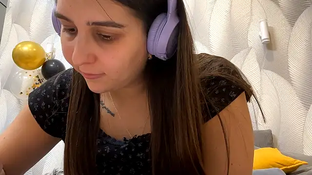 Snapshot of RoseRossi chatting on October 23, 12:22 pm RoseRossi online show from October 23, 12:22 pm