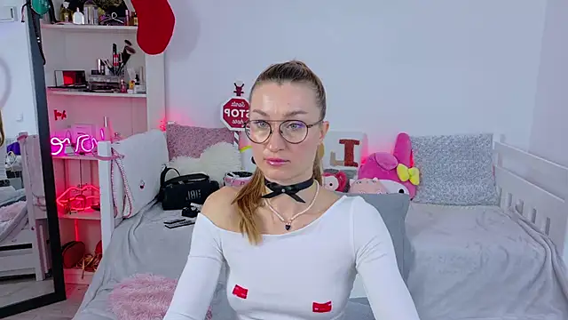 MysticRoxanne online show from December 2, 8:27 am