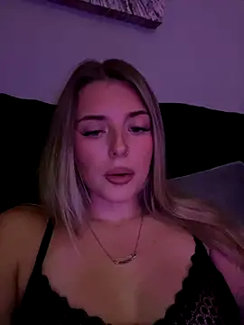 EllieEllxx online show from October 12, 8:11 pm