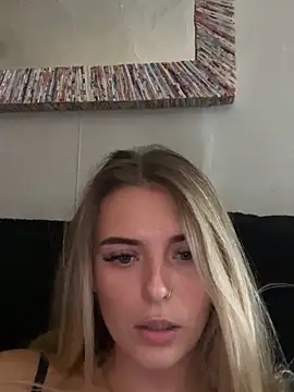 EllieEllxx online show from October 11, 12:30 pm