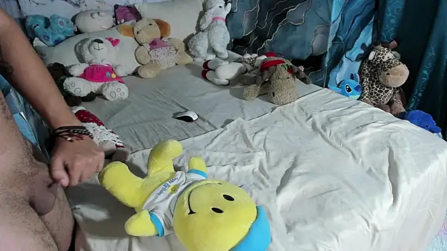 celesteyorucso1 online show from January 16, 4:30 am