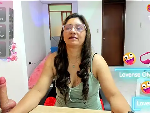 Snapshot of scarlett_mystic chatting on October 22, 1:38 pm scarlett mystic online show from October 22, 1:38 pm