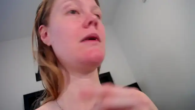 naughtyfox89 online show from February 16, 8:52 pm