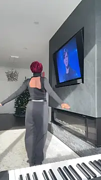 tia   fox online show from December 1, 5:37 pm