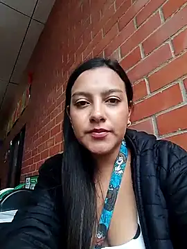 Sexy Nayra outdoors online show from October 22, 10:15 pm