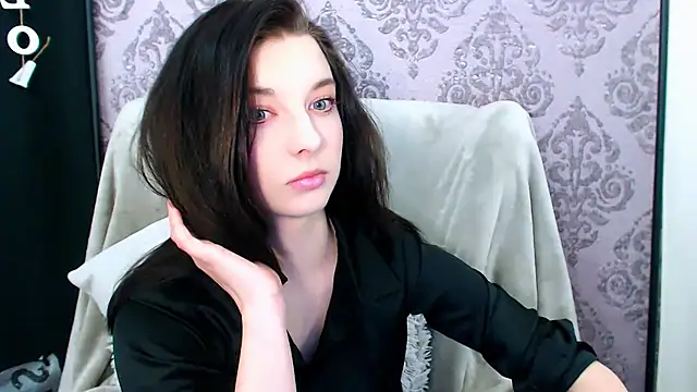 DominantLuna online show from January 12, 9:09 pm