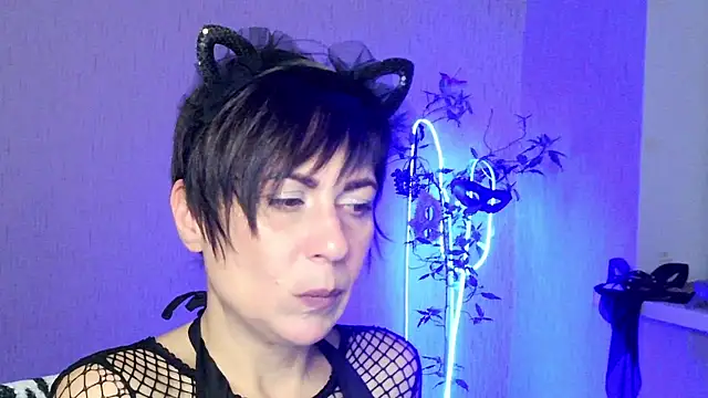 Ashley Brookss online show from November 29, 4:55 pm