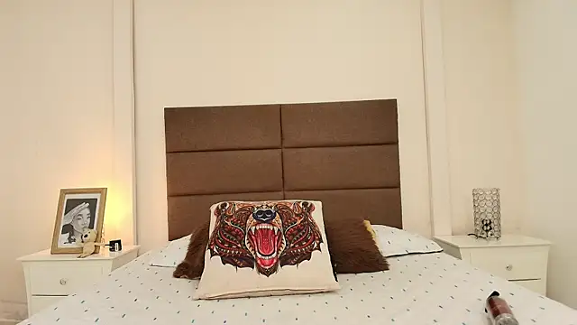 NatashaTaylor online show from February 4, 9:07 pm