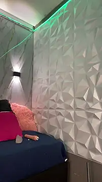 Marianasmitt online show from December 3, 11:45 am