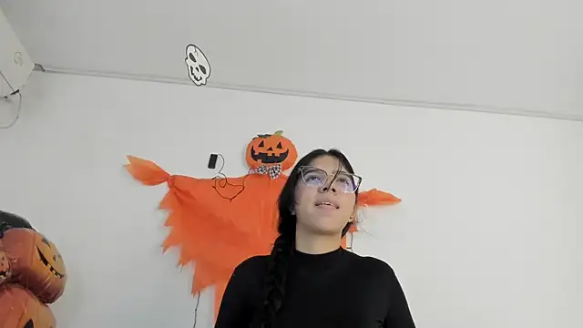 Ainoa Pink online show from October 27, 8:14 pm