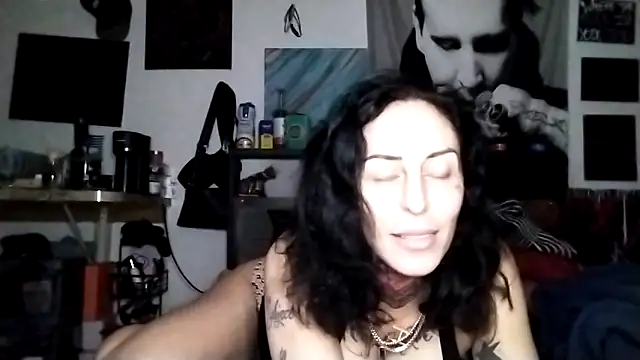 inkdhollow1 online show from October 8, 9:13 am