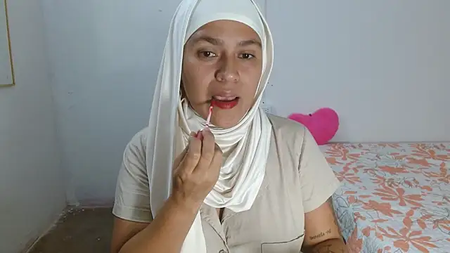 Nadia hasbun online show from November 12, 12:14 pm