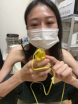 Snapshot of mia2_jp chatting on October 12, 9:55 am mia2 jp online show from October 12, 9:55 am